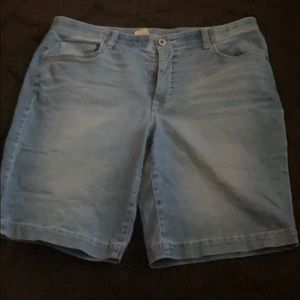 Women’s Light-wash Jean Shorts